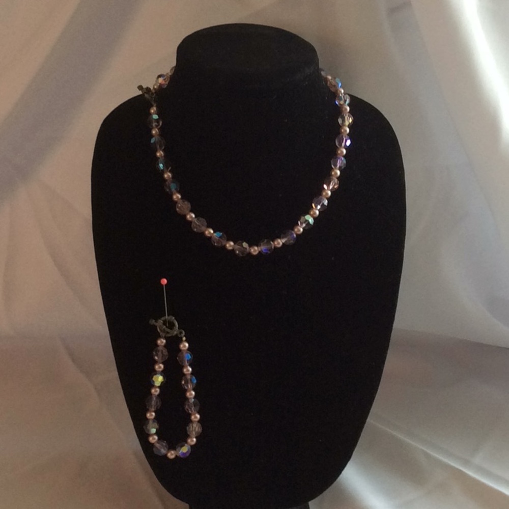 Necklace and bracelet set